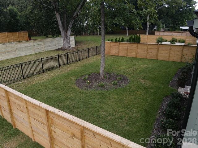 709 Bertonley Avenue, Charlotte, NC 28211