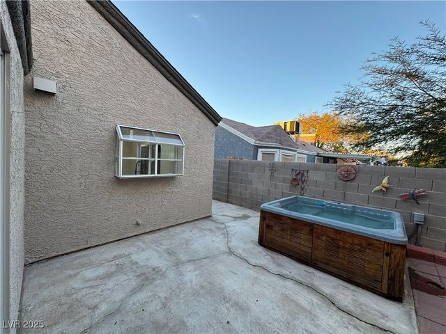 2218 Placer Creek Court, Las Vegas, NV 89156