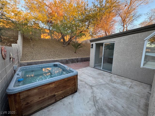 2218 Placer Creek Court, Las Vegas, NV 89156