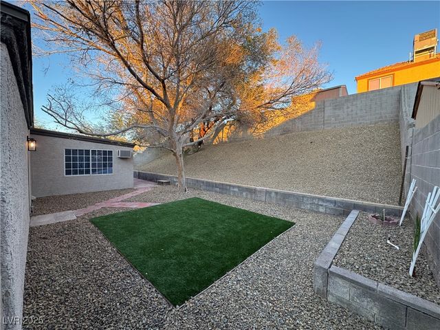 2218 Placer Creek Court, Las Vegas, NV 89156