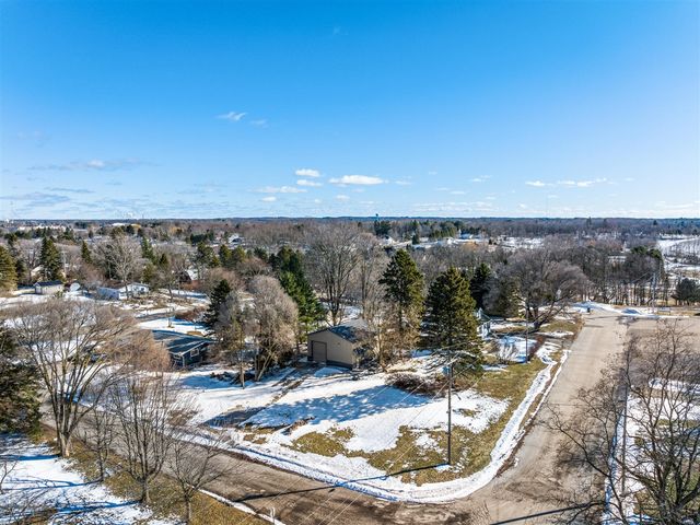 439 9th Street, Manistee, MI 49660