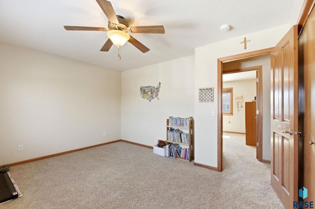 8611 W Grinn Pl Place, Sioux Falls, SD 57106