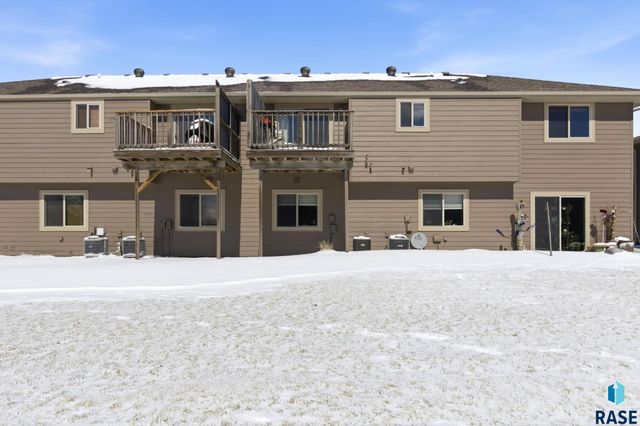 8611 W Grinn Pl Place, Sioux Falls, SD 57106