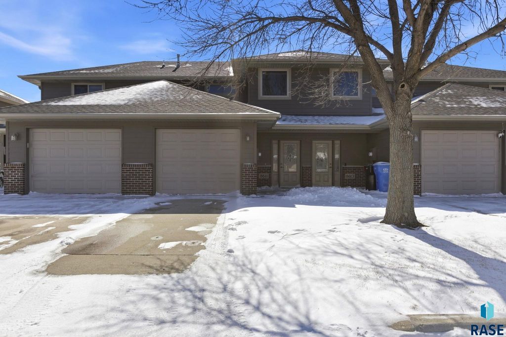 8611 W Grinn Pl Place, Sioux Falls, SD 57106