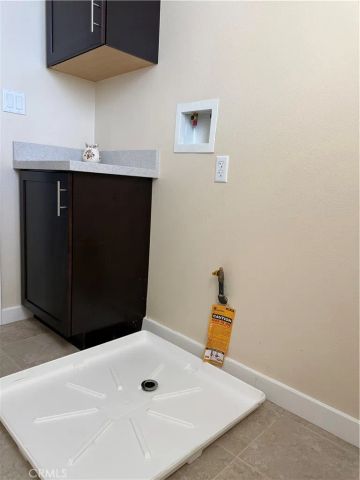 717 S Azusa C, Azusa, CA 91702