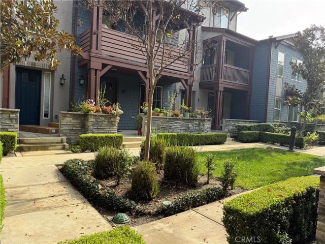 717 S Azusa C, Azusa, CA 91702