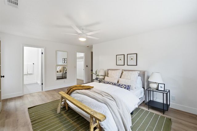 2589 W Barstow Avenue, Fresno, CA 93711