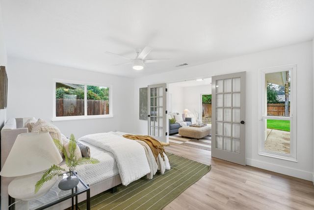 2589 W Barstow Avenue, Fresno, CA 93711