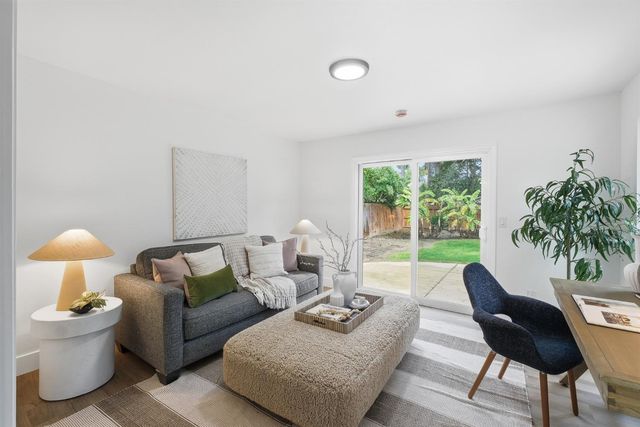 2589 W Barstow Avenue, Fresno, CA 93711