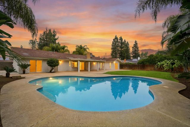 2589 W Barstow Avenue, Fresno, CA 93711