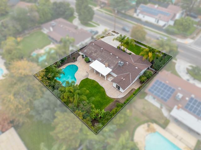 2589 W Barstow Avenue, Fresno, CA 93711