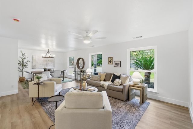 2589 W Barstow Avenue, Fresno, CA 93711