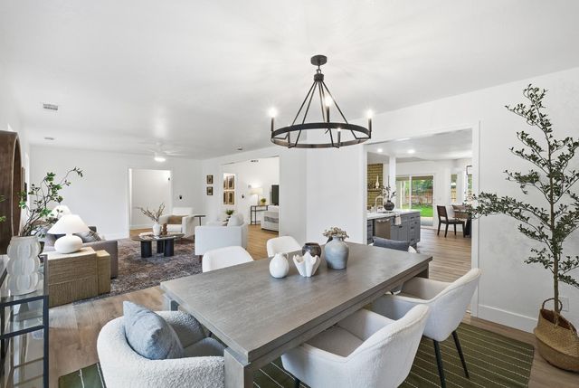 2589 W Barstow Avenue, Fresno, CA 93711