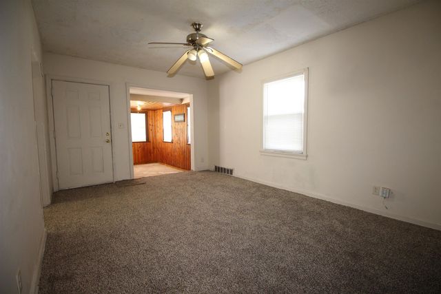 1652 S Washington Ave, Wichita, KS 67211