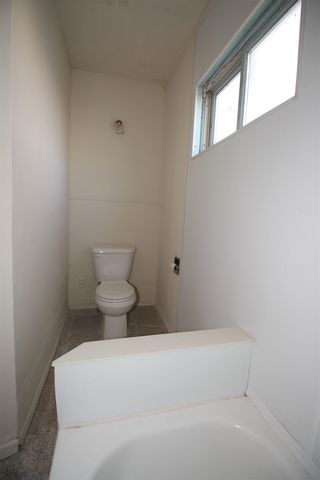 1652 S Washington Ave, Wichita, KS 67211