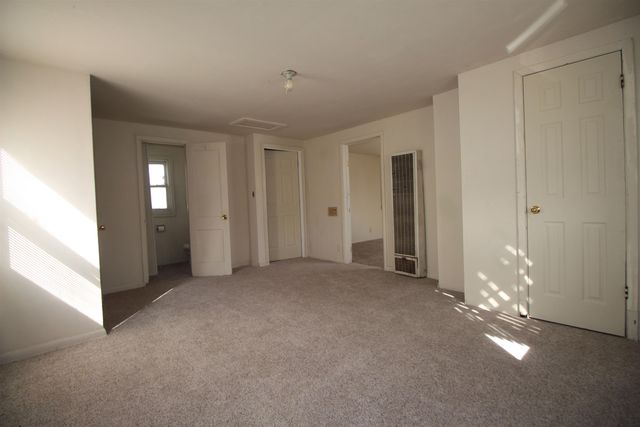 1652 S Washington Ave, Wichita, KS 67211