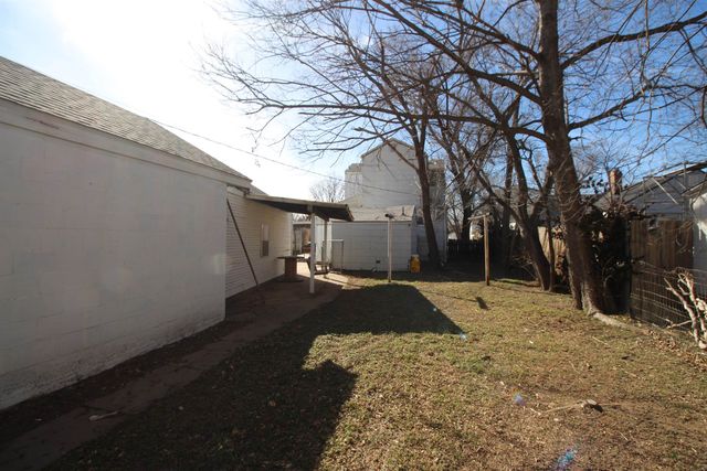 1652 S Washington Ave, Wichita, KS 67211