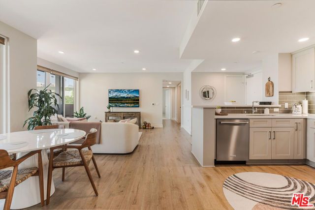 6030 Seabluff Drive 423, Los Angeles, CA 90094