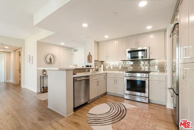 6030 Seabluff Drive 423, Los Angeles, CA 90094