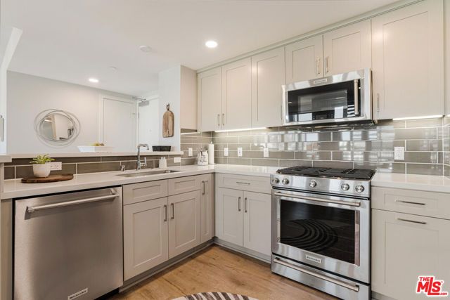 6030 Seabluff Drive 423, Los Angeles, CA 90094