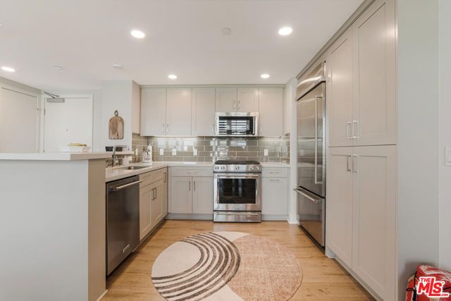6030 Seabluff Drive 423, Los Angeles, CA 90094