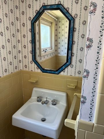 89 Green Street, Fairhaven, MA 02719