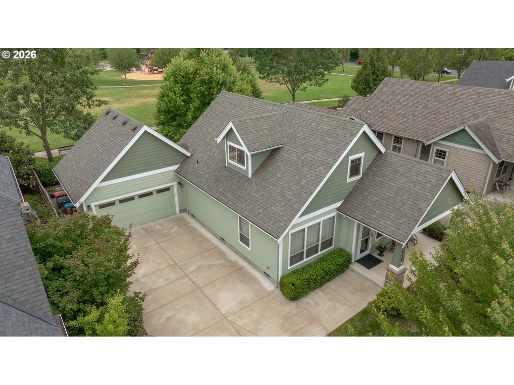 Image 1 of property listing at 914 Ne SAMSON St, Mc Minnville, OR 97128
