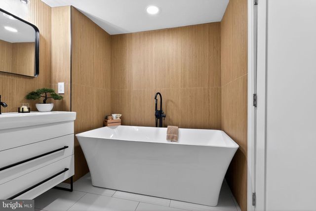 926 MIFFLIN ST, Philadelphia, PA 19148