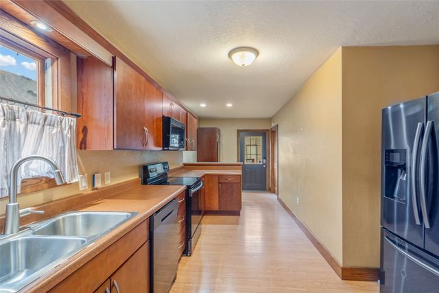 1812 Evelyn Street, Perry, IA 50220