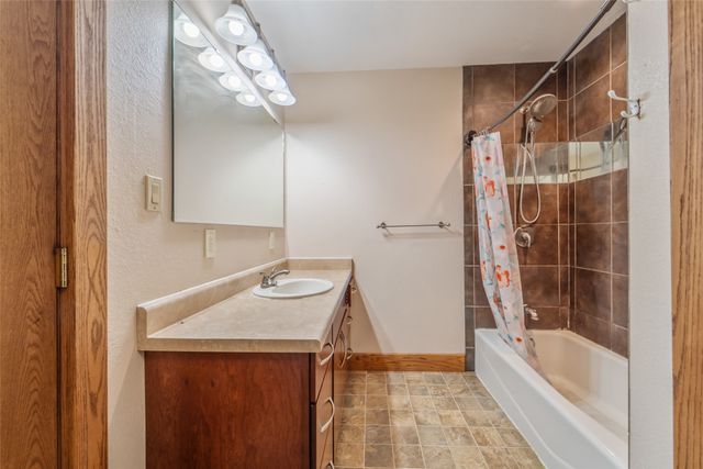 1812 Evelyn Street, Perry, IA 50220