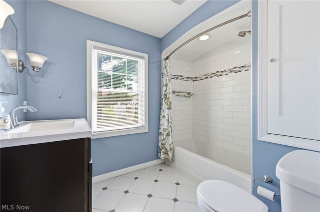 3748 Berkeley Road, Cleveland Heights, OH 44118