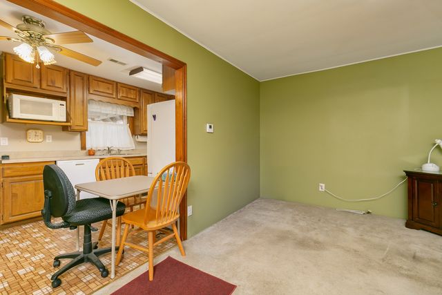 17112 10th Avenue, East Moline, IL 61244