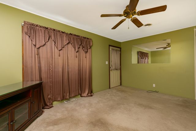 17112 10th Avenue, East Moline, IL 61244