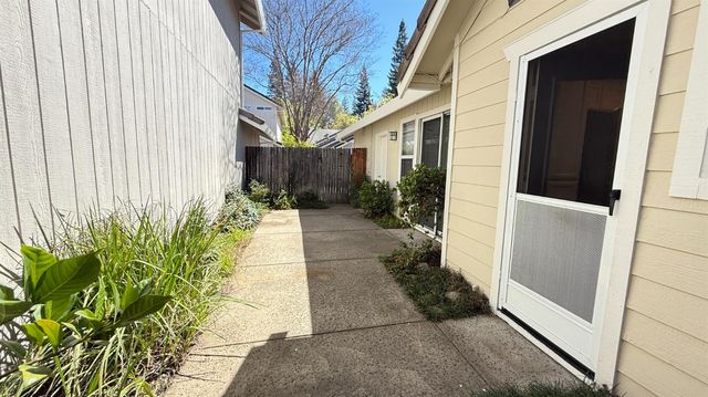 263 Brightstone Cir, Folsom, CA 95630