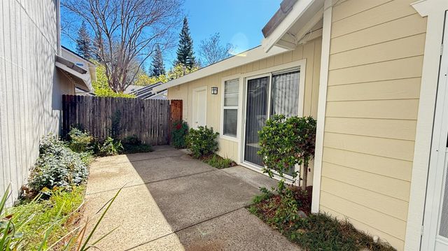 263 Brightstone Cir, Folsom, CA 95630