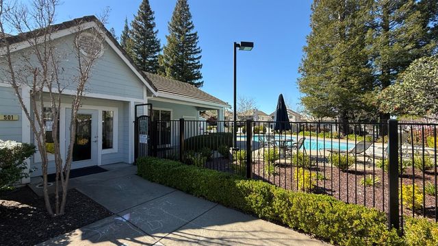 263 Brightstone Cir, Folsom, CA 95630