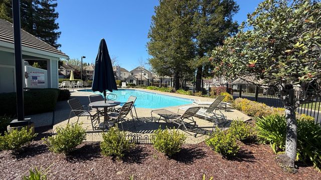 263 Brightstone Cir, Folsom, CA 95630