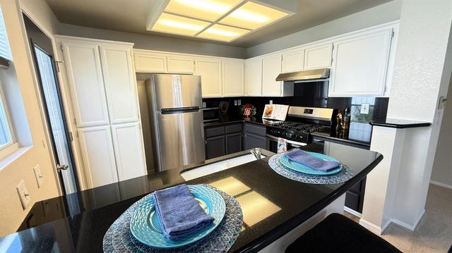 263 Brightstone Cir, Folsom, CA 95630