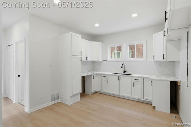 1639 Gladstone Street, Detroit, MI 48206