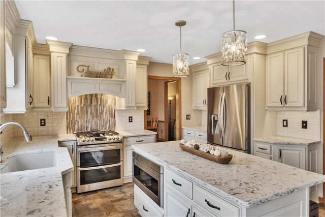 918 Gregory Ct, Cranberry Twp, PA 16066