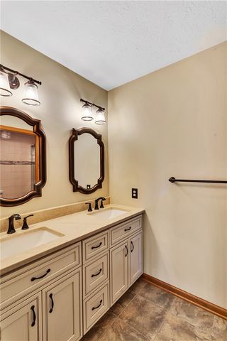 918 Gregory Ct, Cranberry Twp, PA 16066