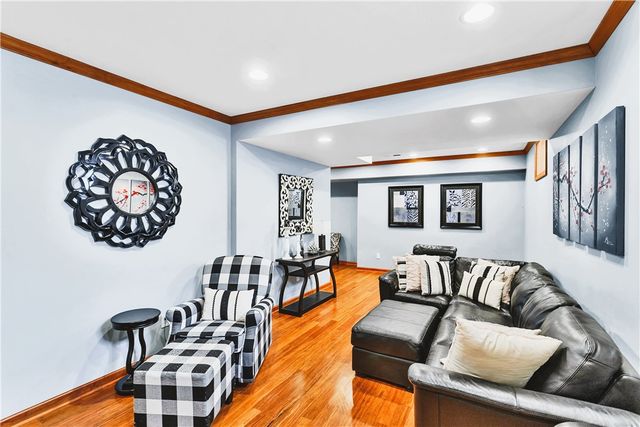 918 Gregory Ct, Cranberry Twp, PA 16066