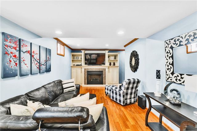 918 Gregory Ct, Cranberry Twp, PA 16066