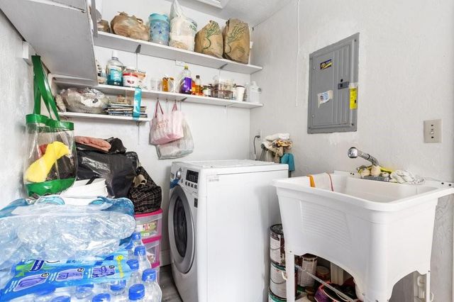 6800 NW 75 Drive, Tamarac, FL 33321