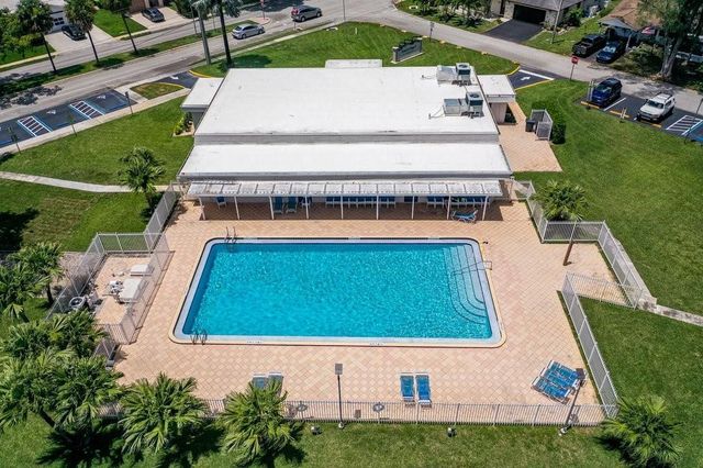 6800 NW 75 Drive, Tamarac, FL 33321