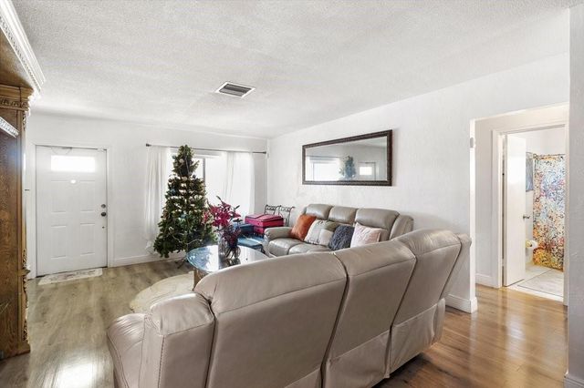 6800 NW 75 Drive, Tamarac, FL 33321