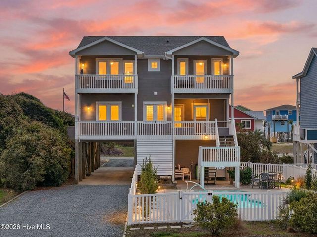 2003 W Pelican Drive, Oak Island, NC 28465
