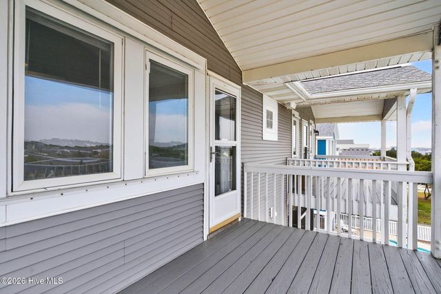 2003 W Pelican Drive, Oak Island, NC 28465