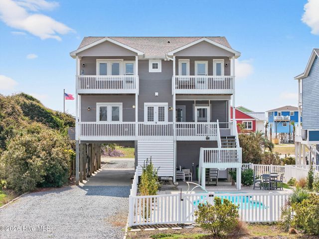 2003 W Pelican Drive, Oak Island, NC 28465