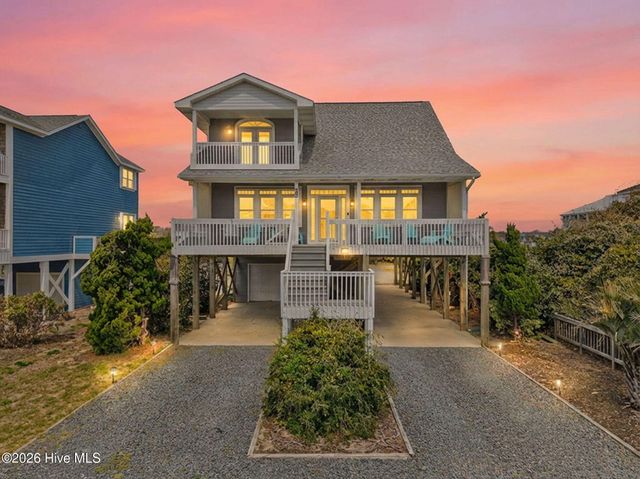 2003 W Pelican Drive, Oak Island, NC 28465